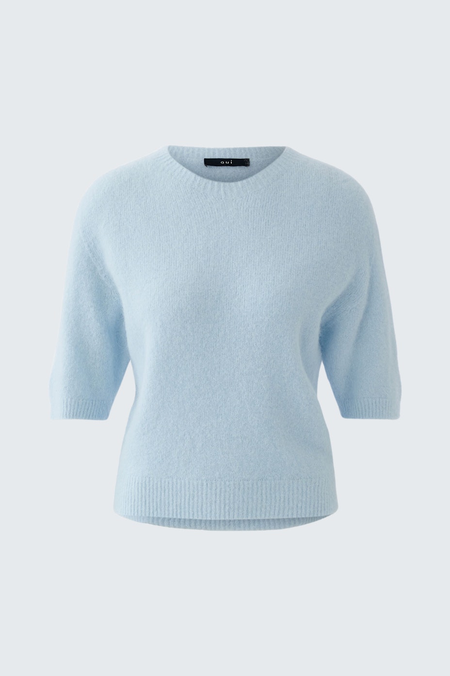 Helle Damen-Pullover in sanftem Blau mit kurzen Ärmeln und lässigem Schnitt.