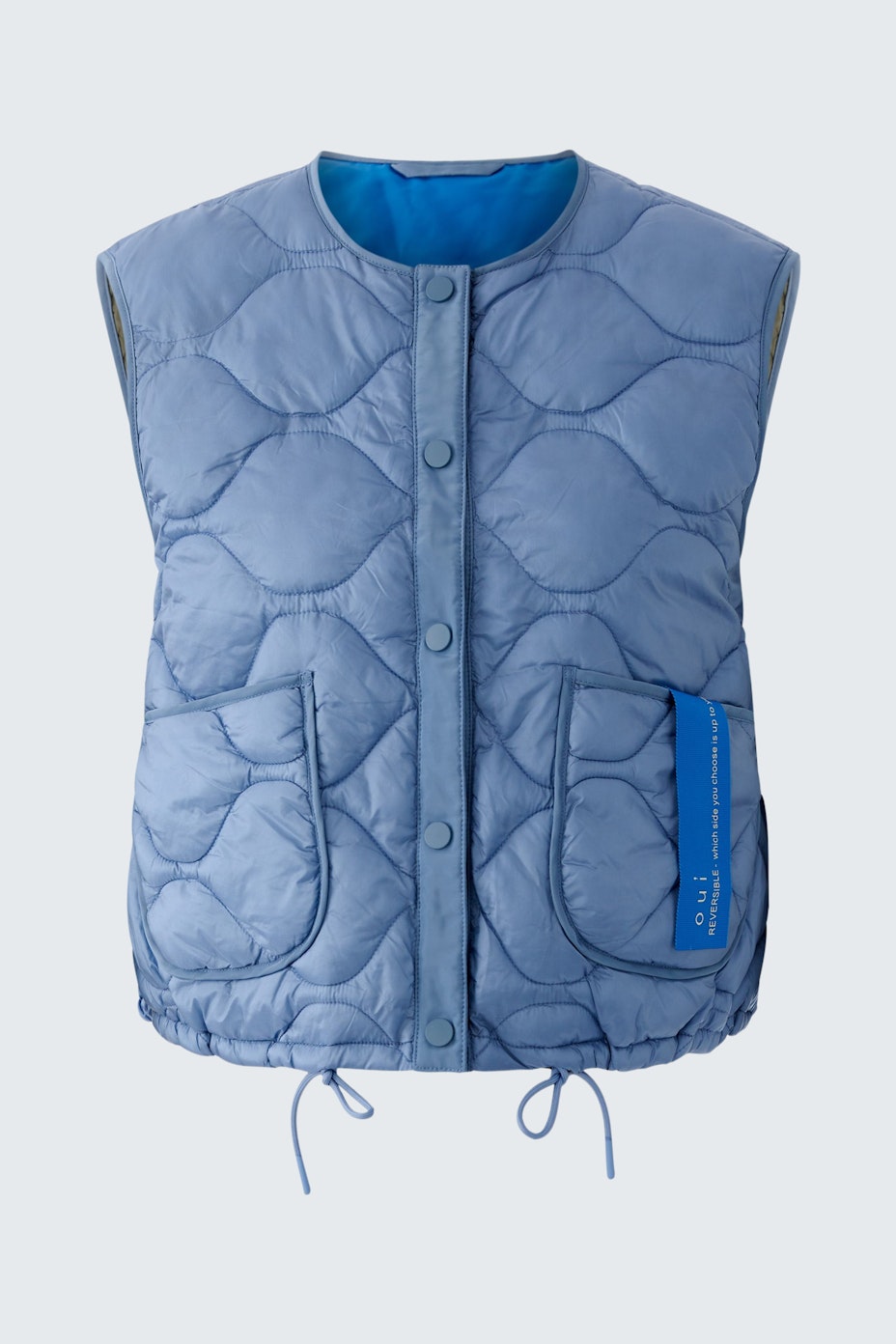 Wendejacke in sanftem Blau: Praktisches, ärmelloses Design mit zwei Taschen und Kordelzug.