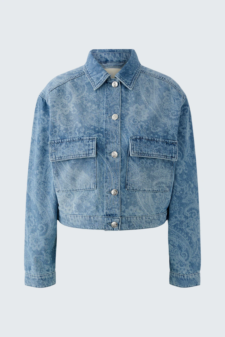 Casual denim jacket: Blue jeans jacket with button closure and chest pockets, perfect for everyday wear.
