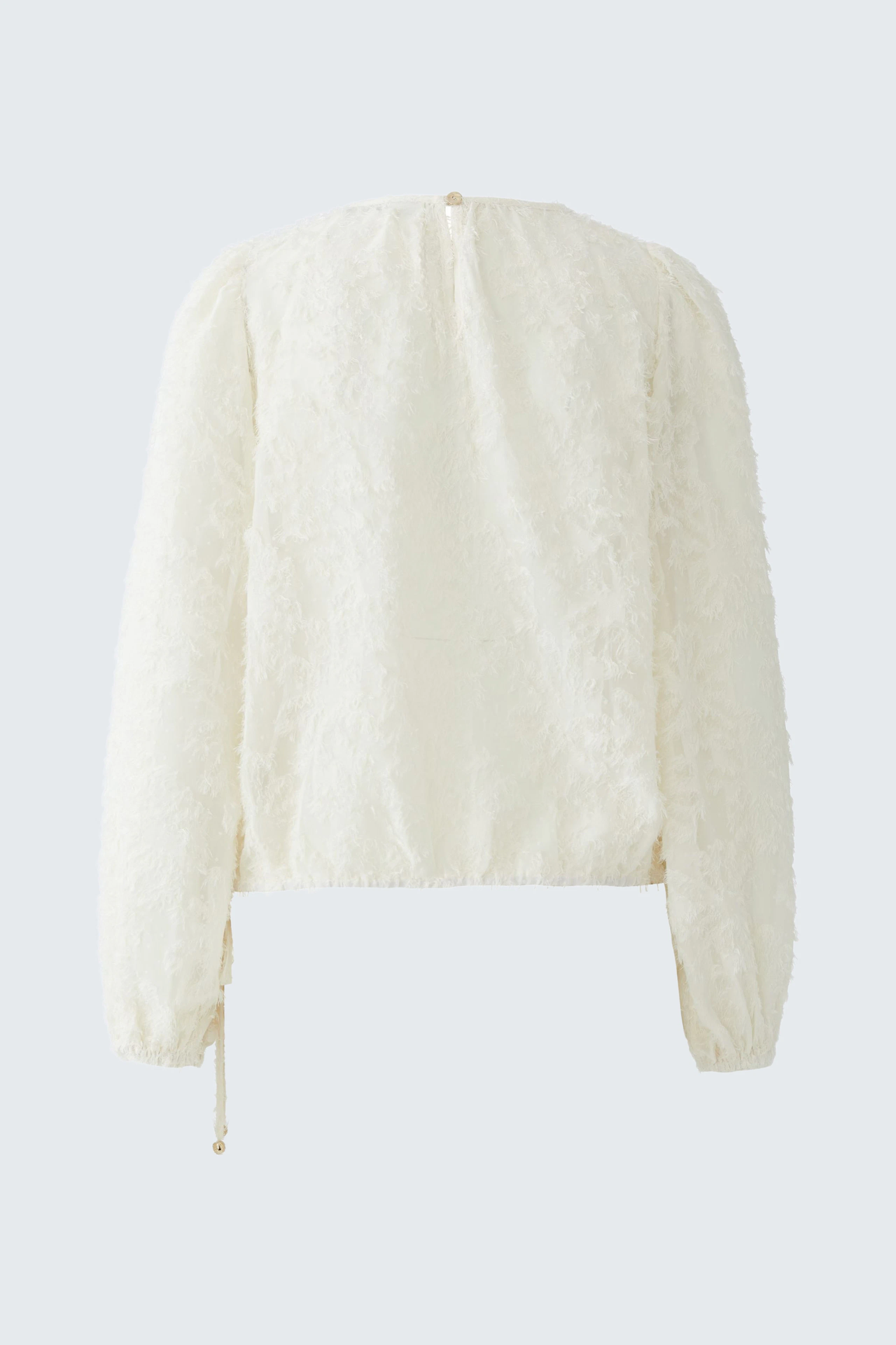 Weiße Damen-Bluse: Locker geschnittene Bluse mit langen Ärmeln und strukturiertem Stoff.
