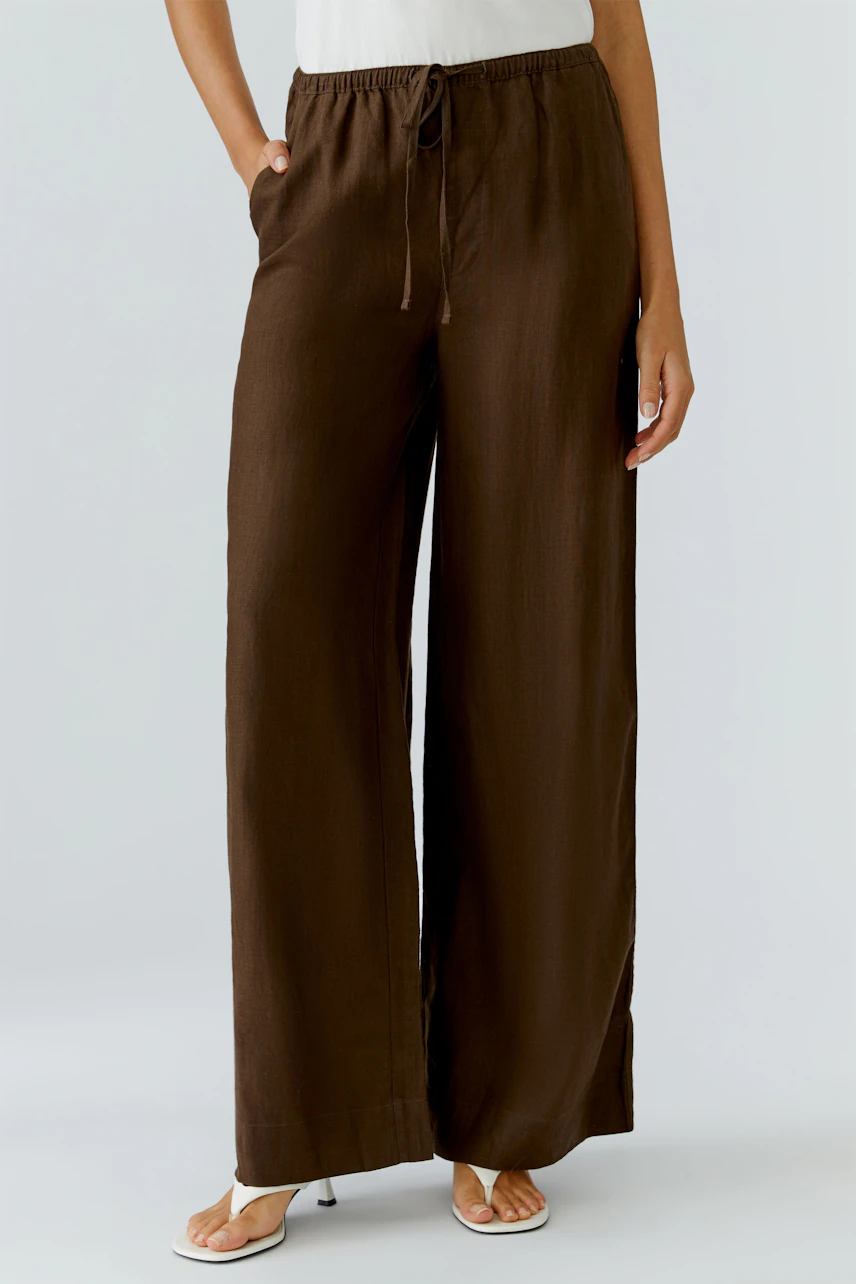Comfortable women's Marlene trousers in brown with a relaxed fit and drawstring waist.