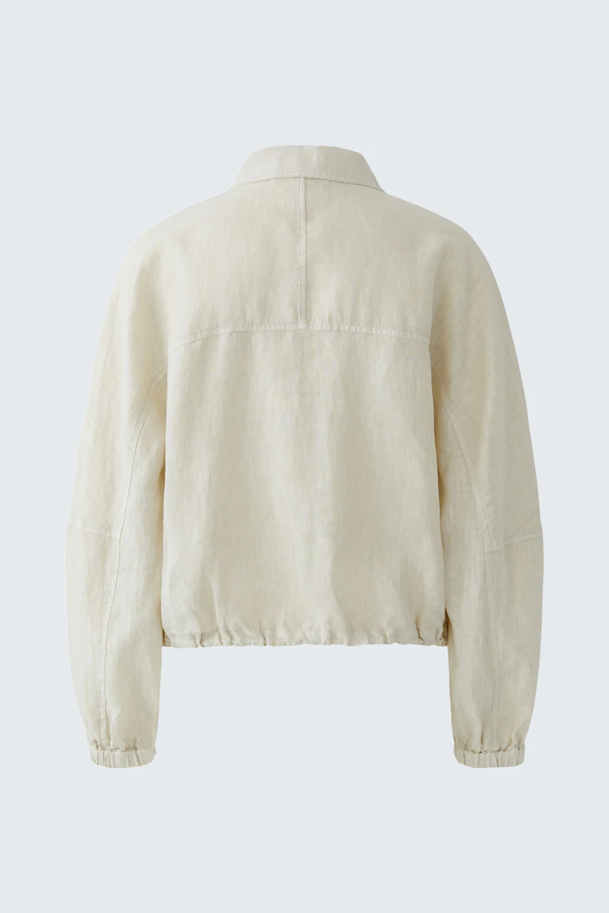 Bequemer Blouson: Rückansicht einer lässigen Damenjacke in hellem Beige mit lockerer Passform.