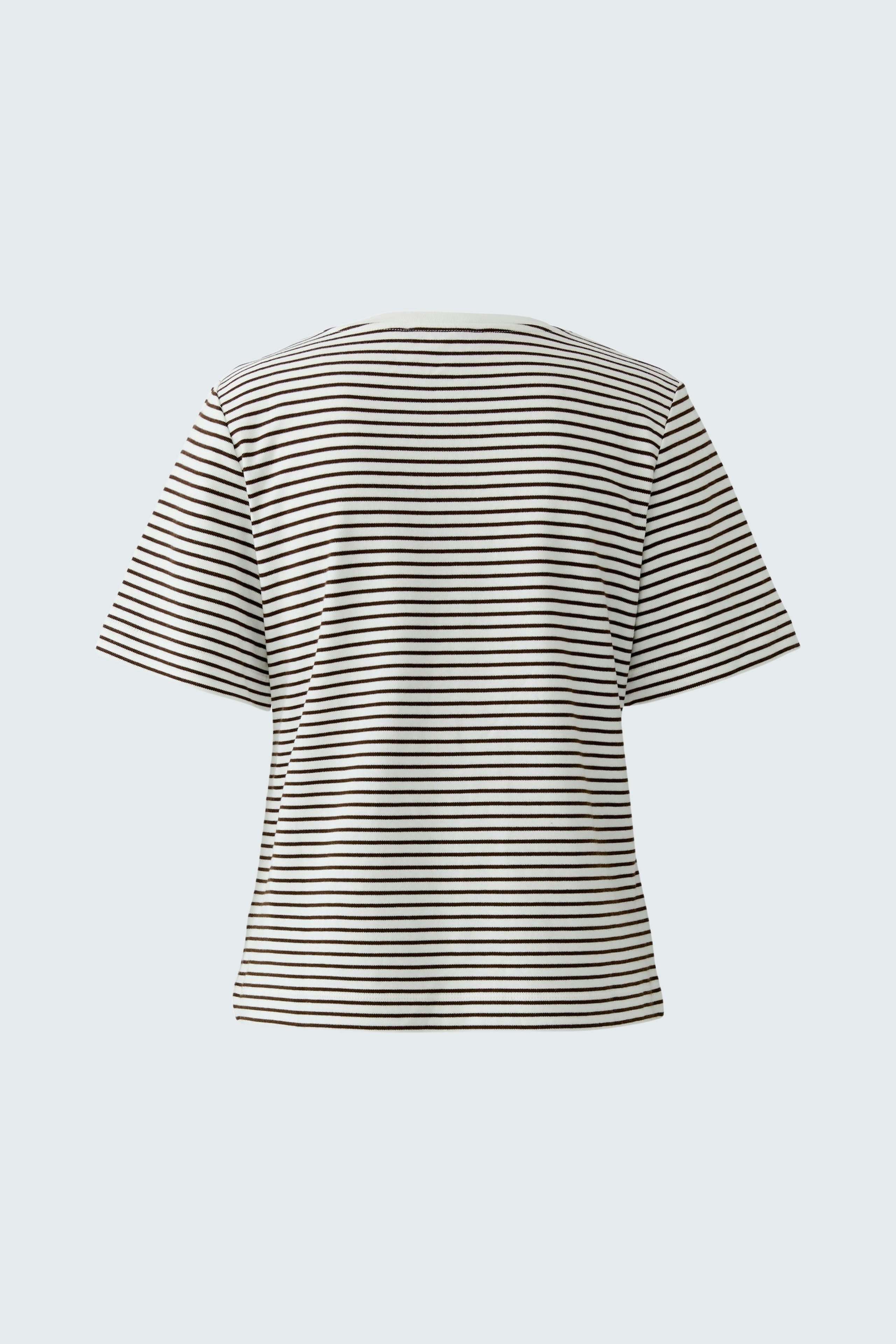 Bequemes Damen-T-Shirt: Rückansicht eines gestreiften Shirts mit lockerer Passform.