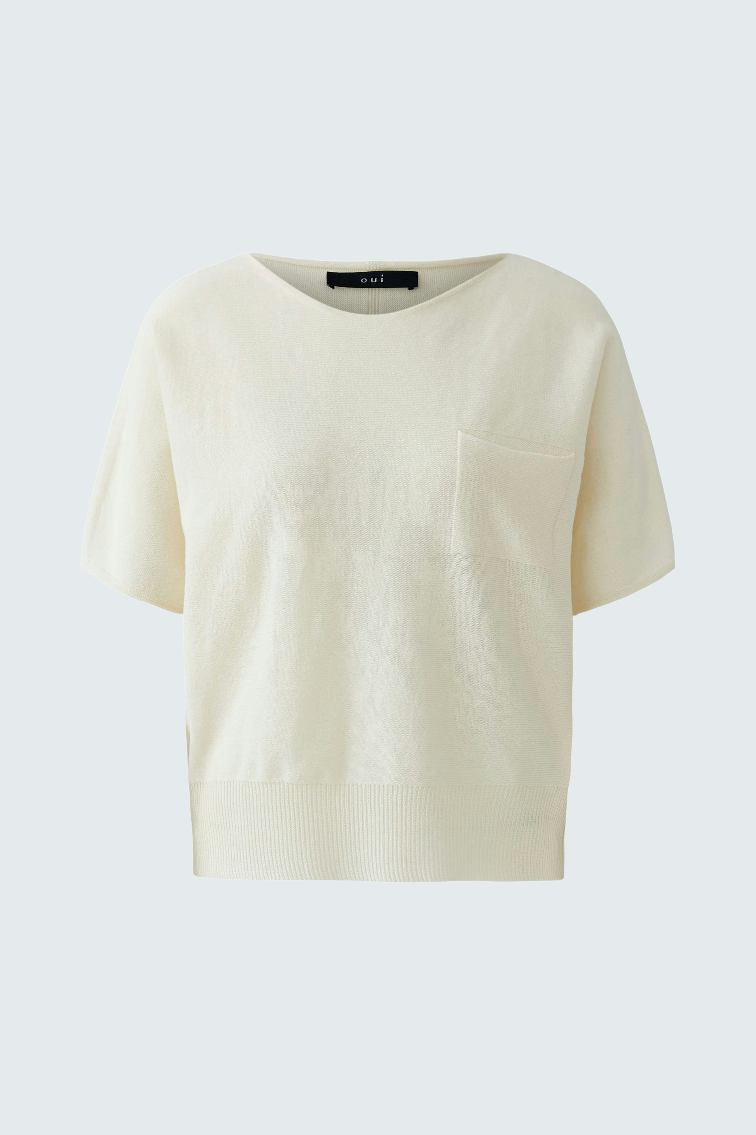 Bequemer Damen-Pullover in Creme mit lässigem Schnitt und Brusttasche.