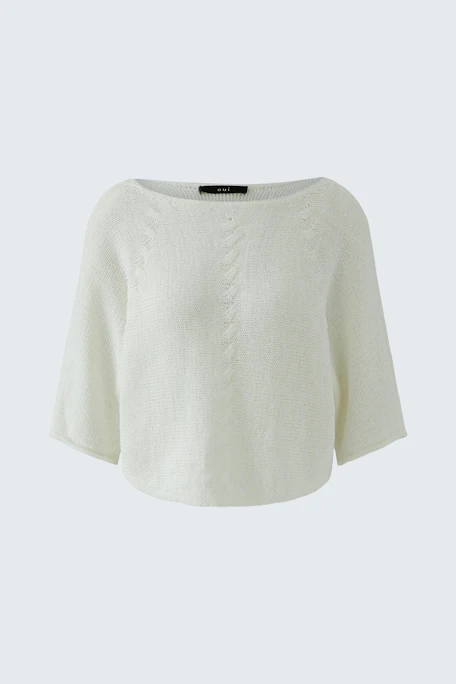 Casual women's pullover in soft white with a relaxed fit and wide sleeves.