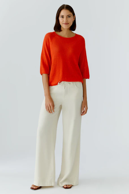 Bequemer Damen-Pullover in leuchtendem Rot mit lässigem Schnitt und 3/4-Ärmeln.