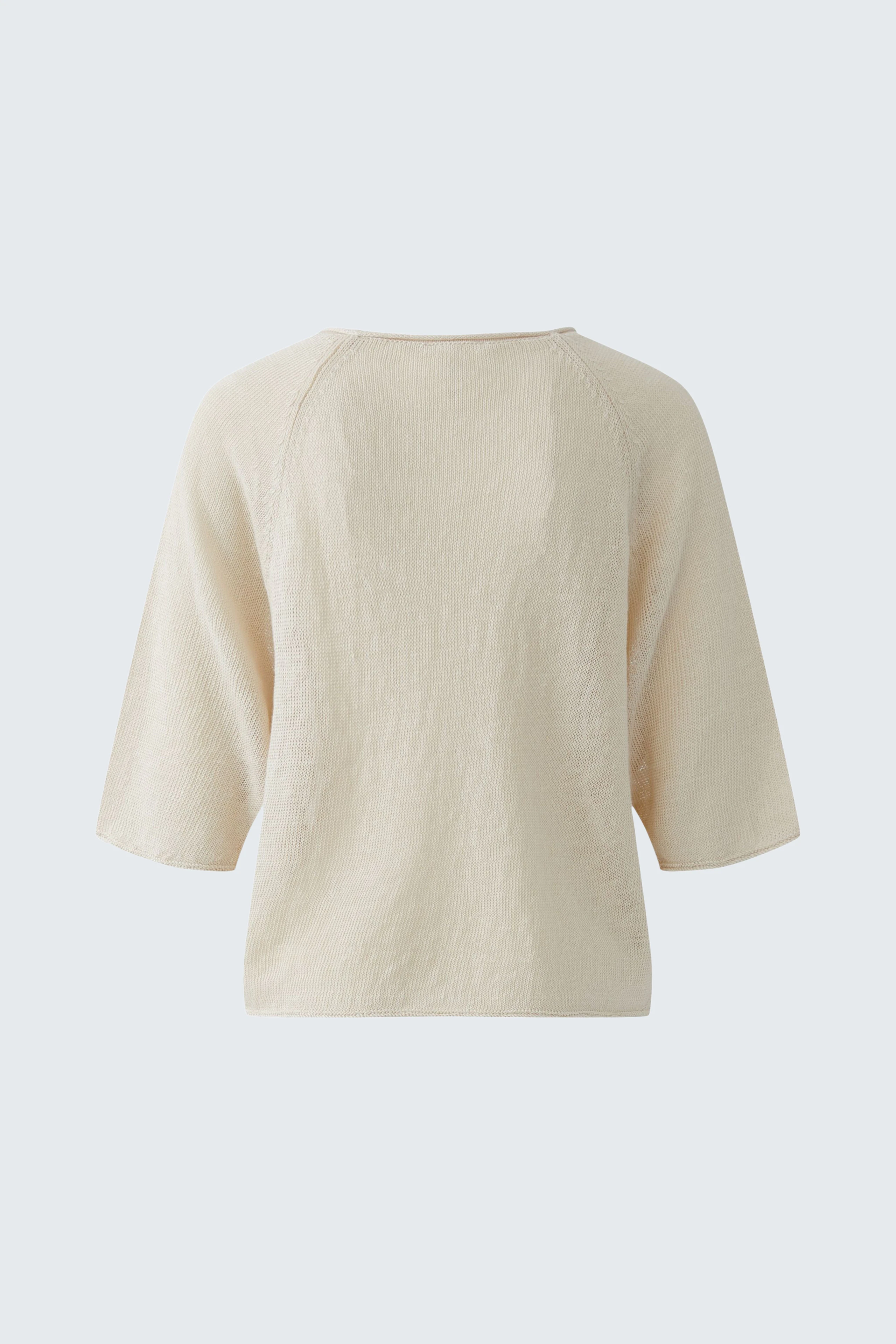 Casual women's pullover: Cream pullover with three-quarter sleeves, perfect for a relaxed look.