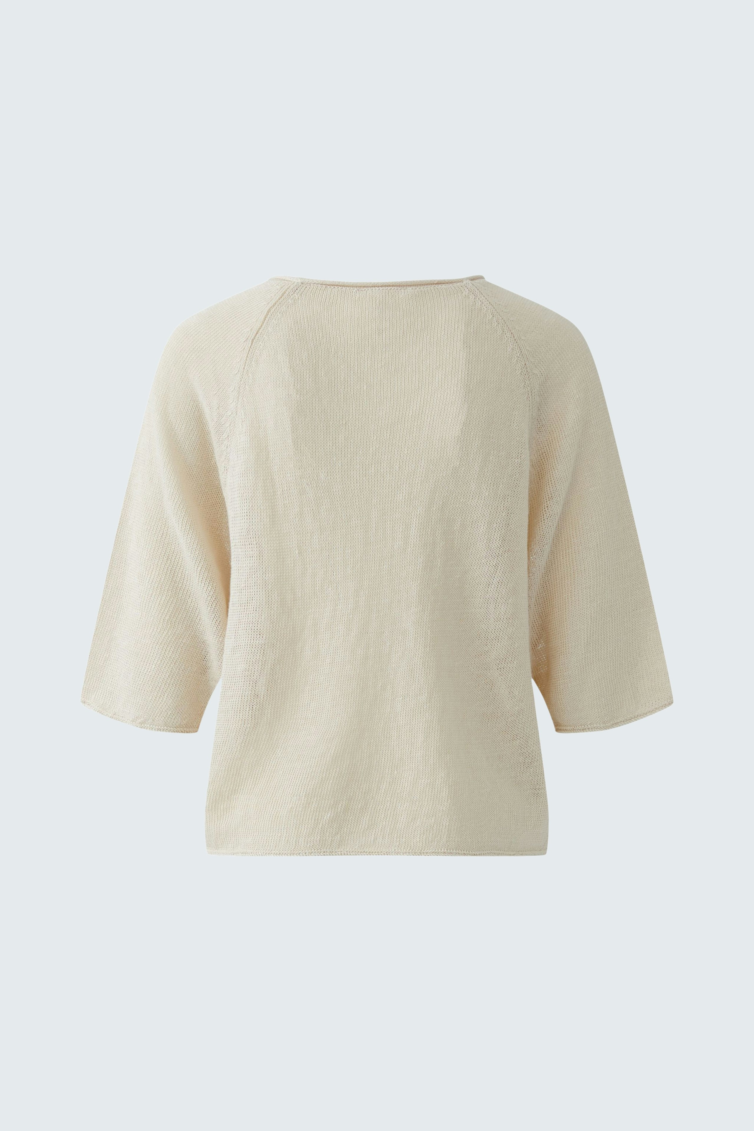 Casual women's pullover: Cream pullover with three-quarter sleeves, perfect for a relaxed look.