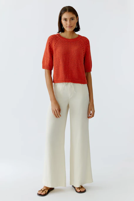 Roter Damen-Pullover mit kurzen Ärmeln und lässigem Schnitt, ideal für entspannte Outfits.