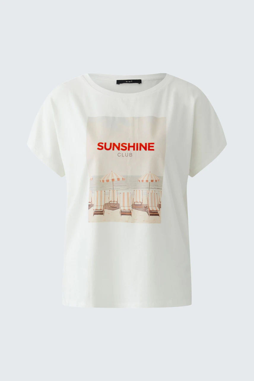 Bequemes Damen-T-Shirt in Weiß mit buntem Print. Ideal für lässige Outfits im Alltag.