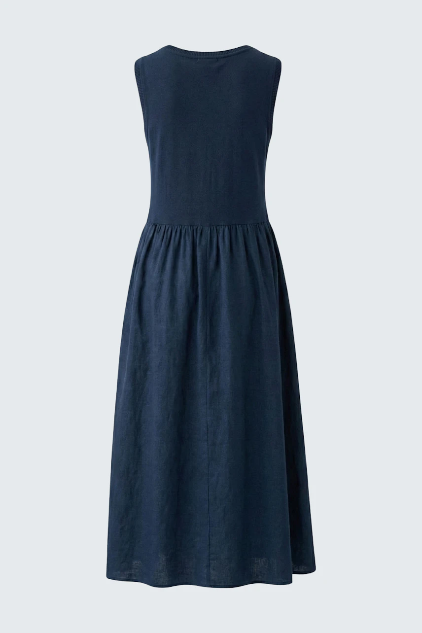 Casual navy mididress: Sleeveless design with a gathered waist, perfect for everyday wear.