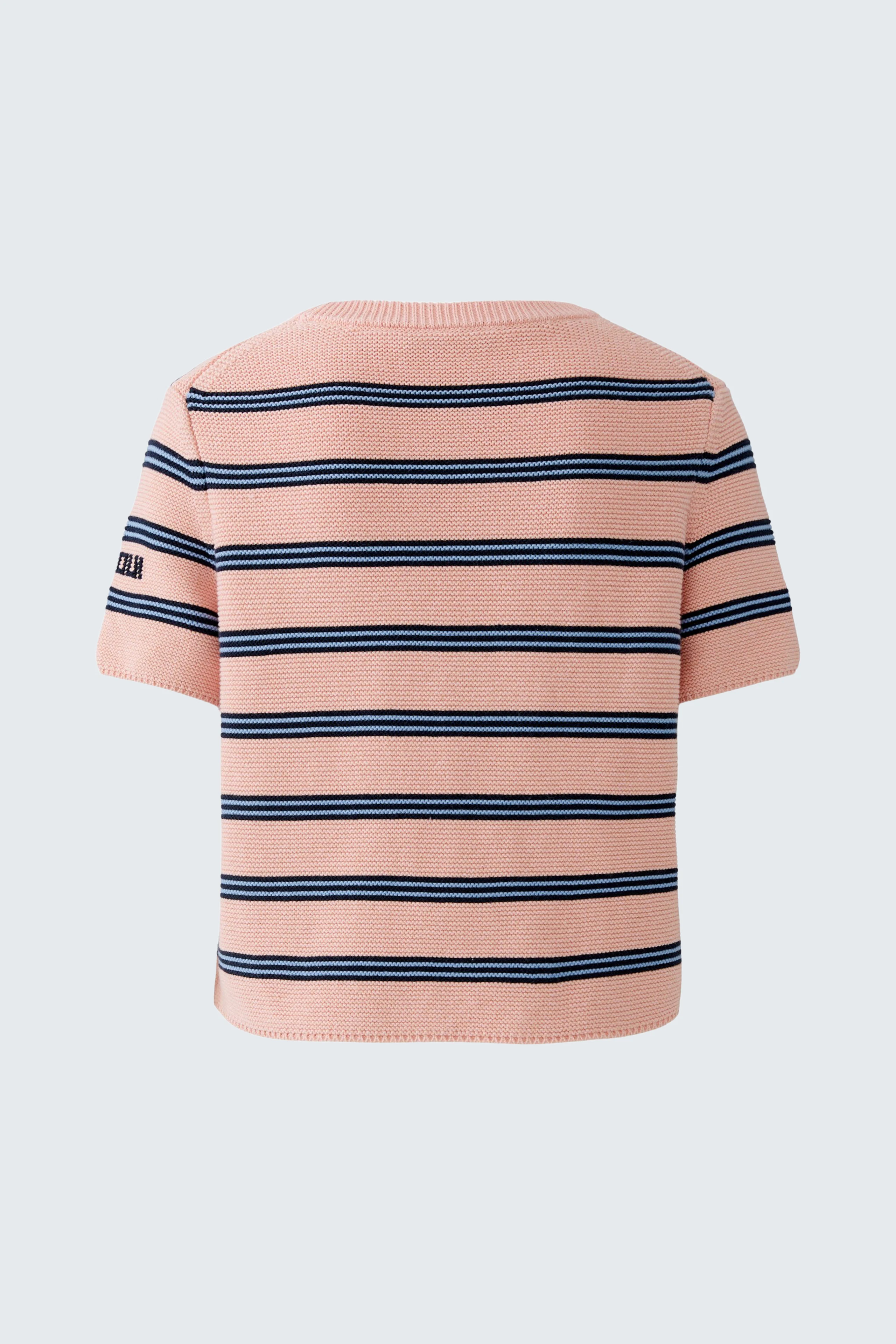 Casual striped pullover: Pink and navy stripes, short sleeves, perfect for a relaxed look.