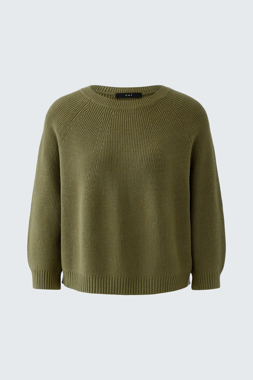 Casual olive pullover: Simple design, ribbed texture, perfect for layering in cooler weather.