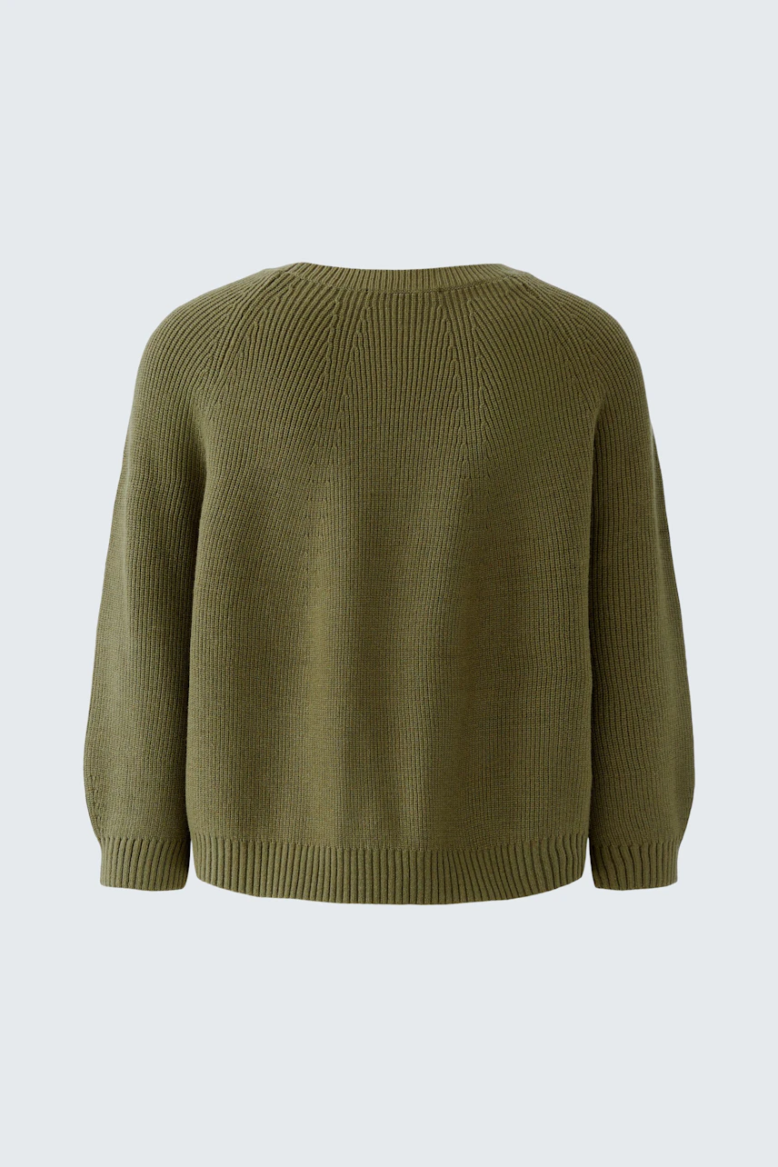 Casual olive pullover: Simple design, ribbed texture, perfect for layering in cooler weather.
