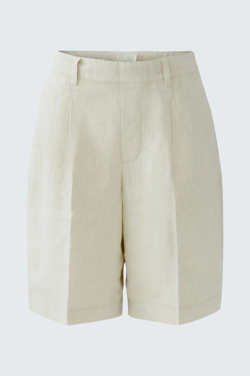 Beige Bermuda-Shorts aus Leinen, ideal für warme Tage. Zeitloses Design ohne Model im Bild.
