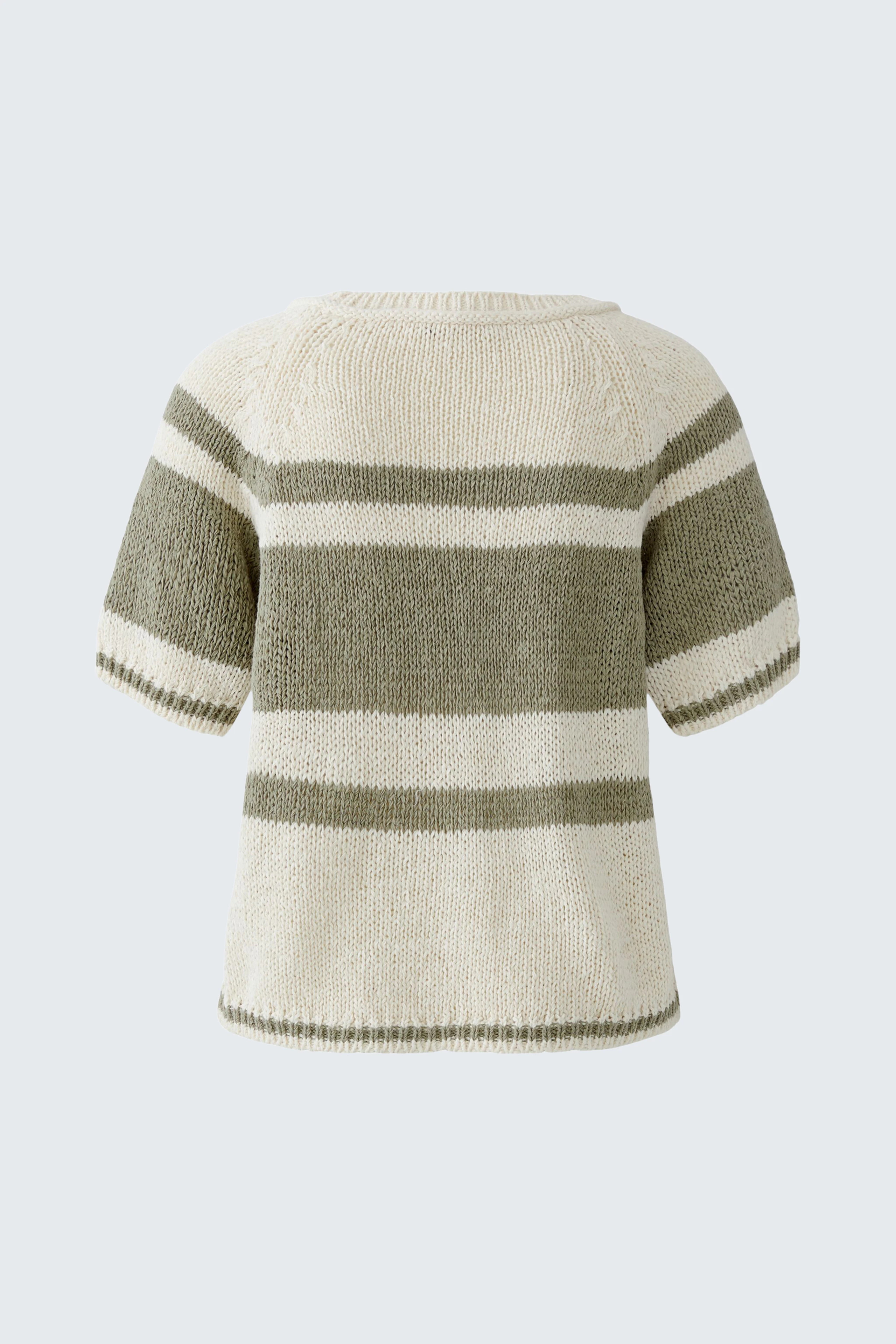 Casual pullover: Cream and olive striped pullover with short sleeves, perfect for a relaxed look.