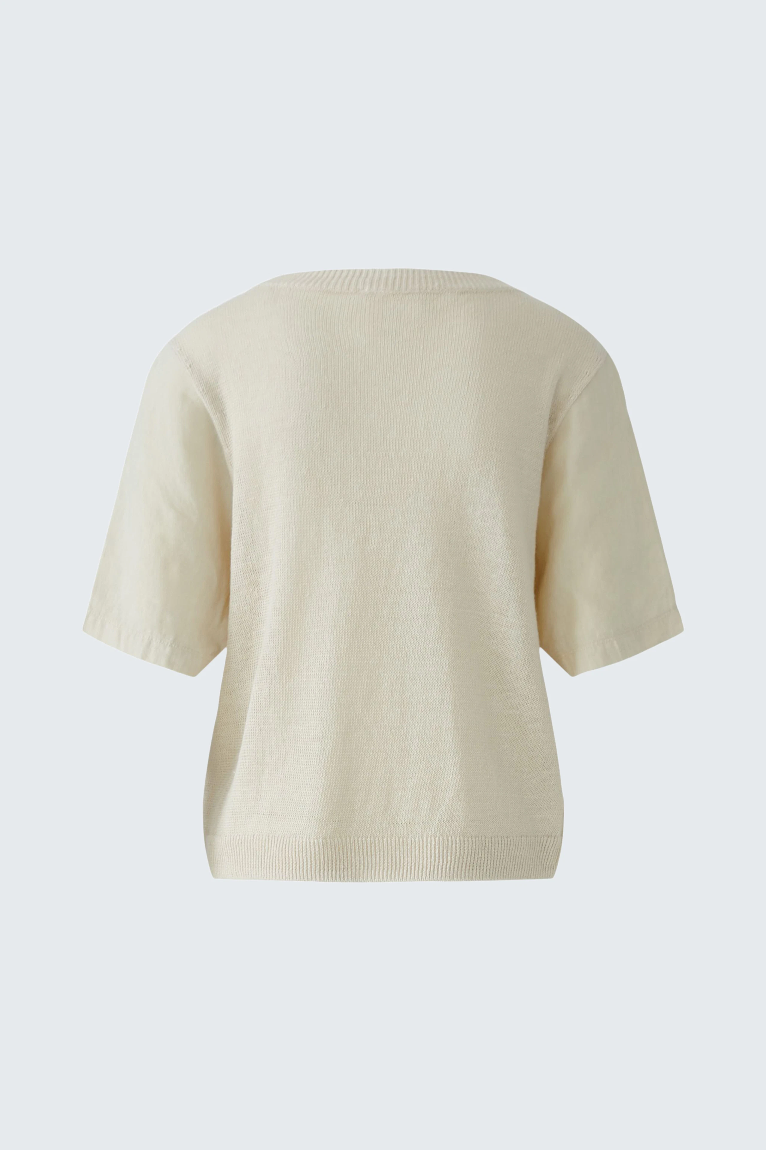 Casual women's pullover: Cream short-sleeve pullover, perfect for a relaxed and comfortable look.