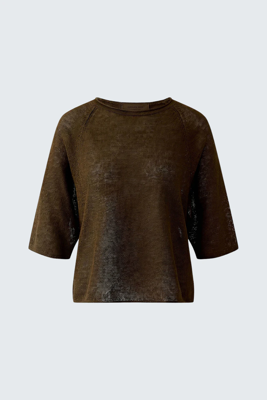 Damen-Pullover: Schlichter brauner Pullover mit halblangen Ärmeln, ideal für lässige Outfits.