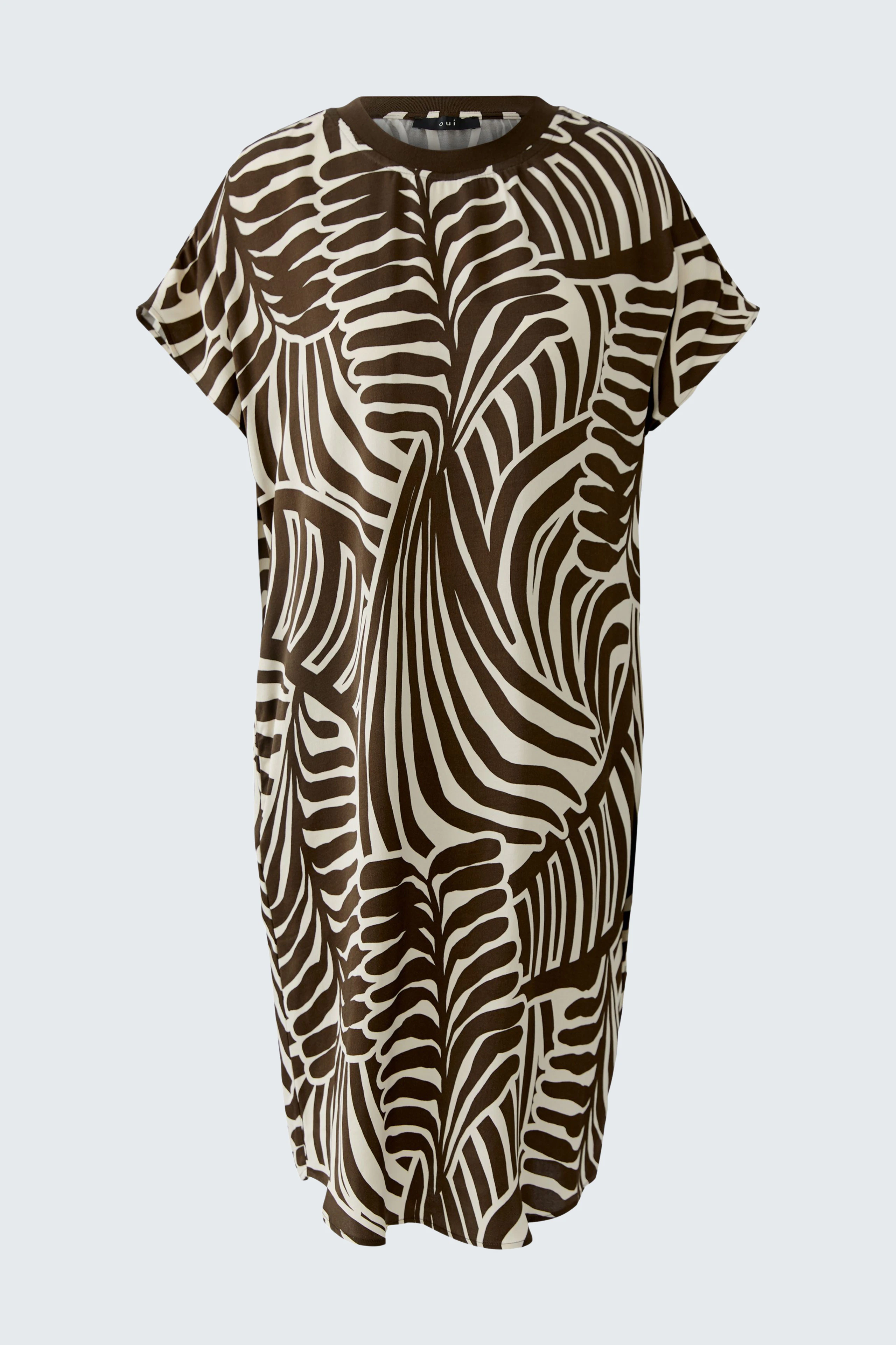 Hängerkleid mit Zebramuster: Locker fallendes Kleid in Braun und Weiß, ideal für einen lässigen Look.