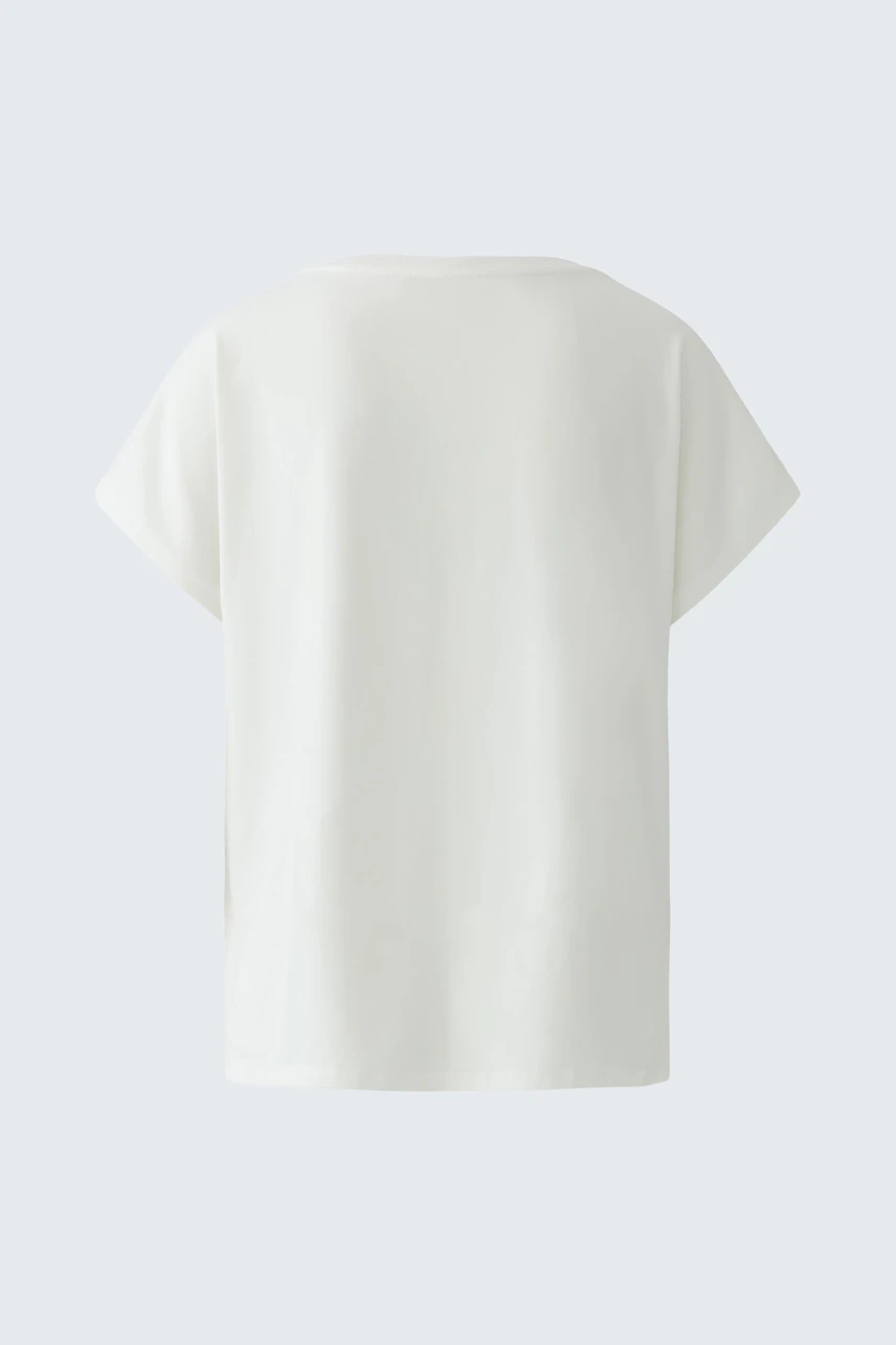 Weißes Damen-T-Shirt: Schlichtes Design, locker geschnitten, ideal für lässige Outfits.