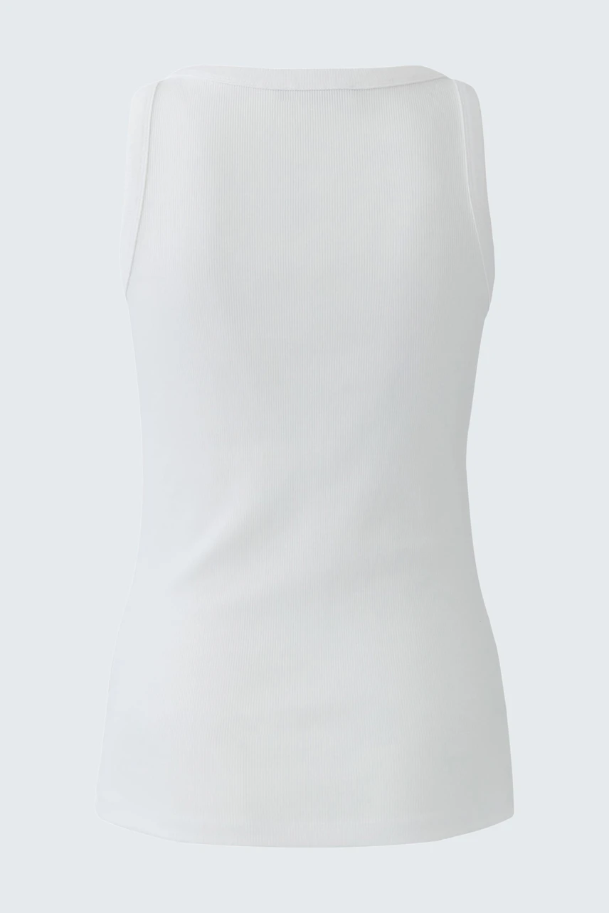 Weißes Damen-Tank Top: Schlichtes Design, ärmellos, ideal für warme Tage und vielseitig kombinierbar.