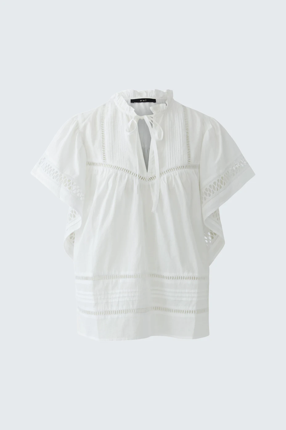 Weiße Damen-Bluse mit Spitzen-Details und lockerer Passform, perfekt für einen lässigen Look.