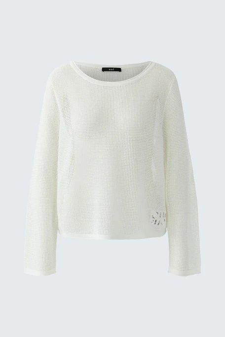 Casual women's pullover: White knit pullover with long sleeves, perfect for a relaxed, everyday look.