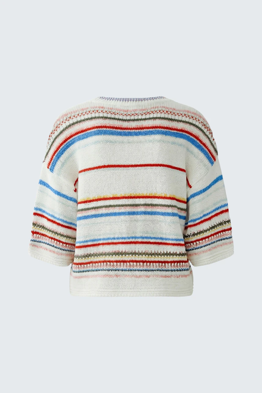 Colorful striped pullover: Casual design with wide sleeves, perfect for a relaxed look.
