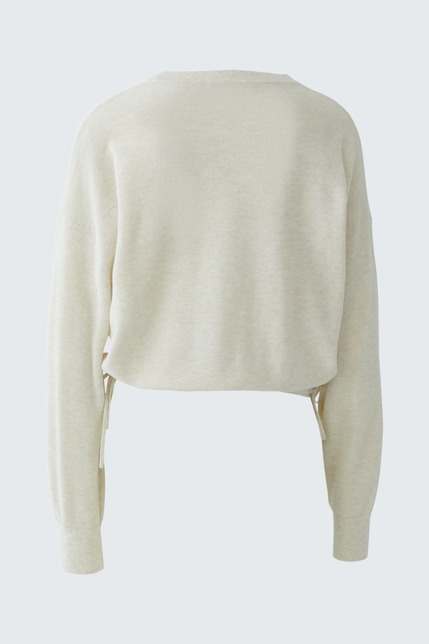 Schlichter Damen-Pullover: Cremefarbener Pullover ohne Muster, Rückansicht, lässiger Schnitt.