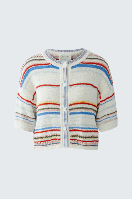 Bunte Strickjacke: Kurze, gestreifte Strickjacke in Weiß mit farbigen Streifen, ohne Model abgebildet.