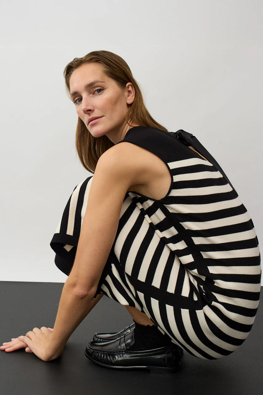 Bild 6 von Knitted dress - black offwhite in black offwhite | Oui