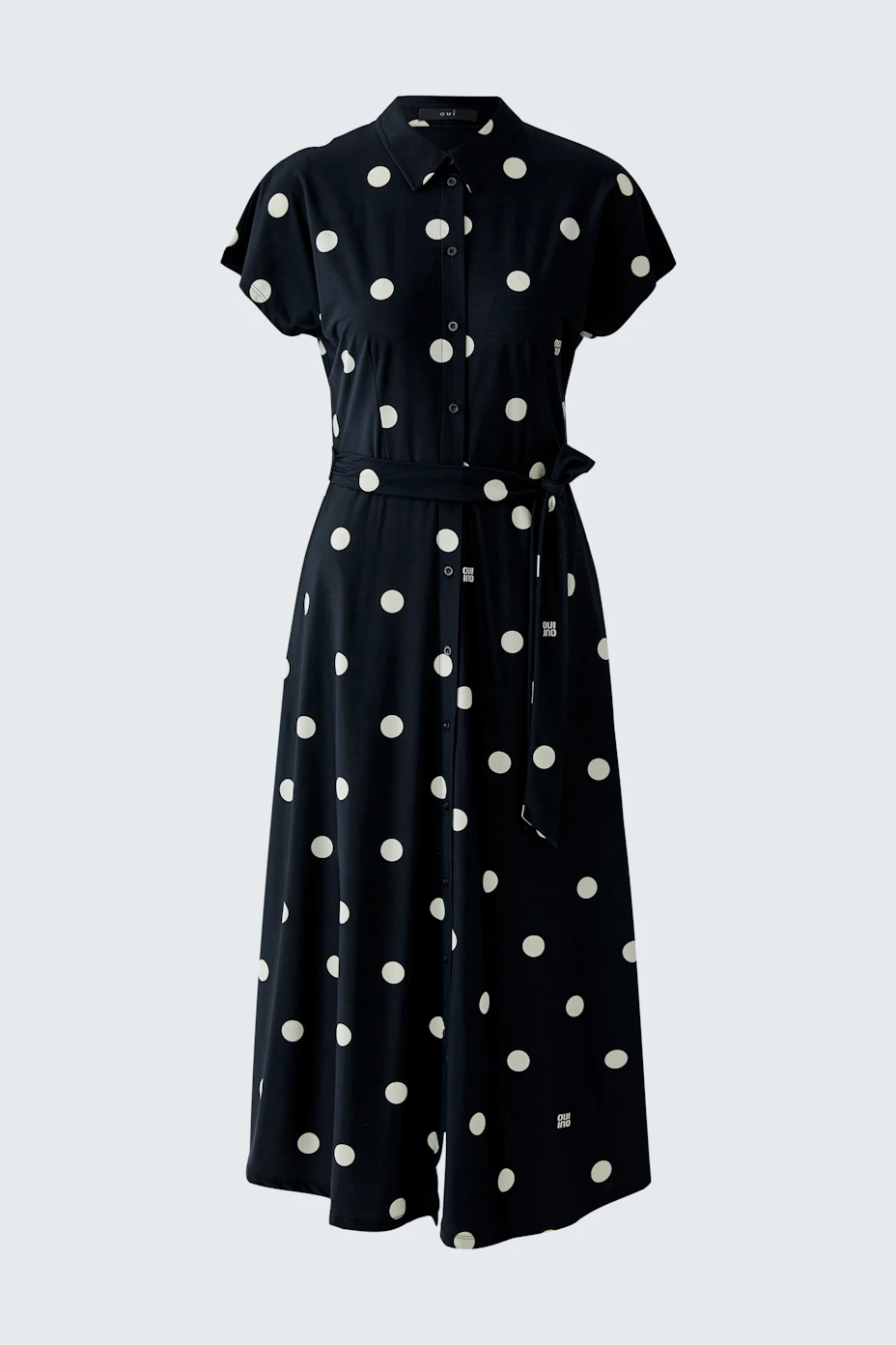 Langes Damen-Kleid: Dunkelblaues Kleid mit weißen Punkten und Gürtel, ohne Model abgebildet.