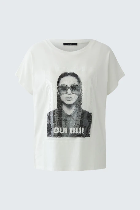 Casual women's T-shirt: White T-shirt with graphic print of a woman's face, short sleeves, relaxed fit.