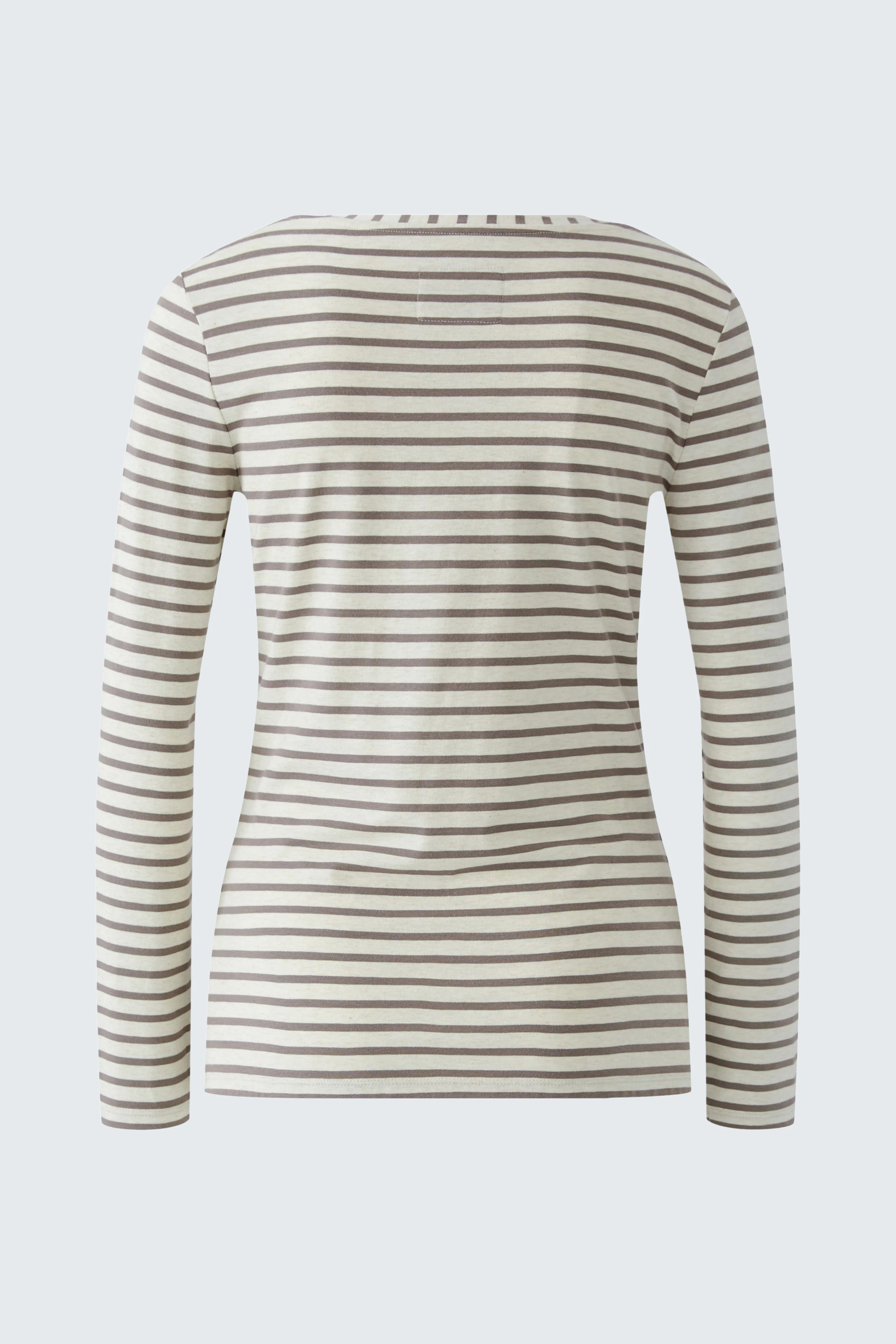 Striped long-sleeve shirt: Casual and versatile, perfect for layering or wearing alone.