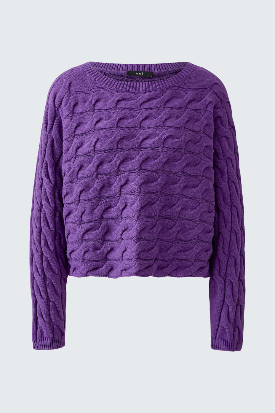 Lila Pullover: Strukturierter Strickpullover in kräftigem Lila, ideal für einen lässigen Look.