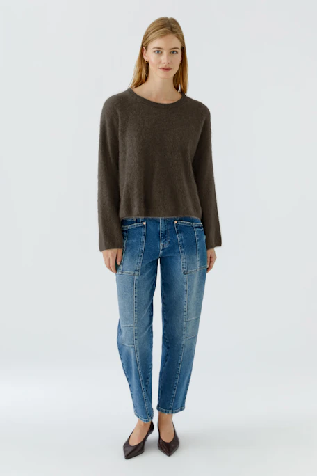 Kuscheliger Damen-Pullover in Braun, ohne Model, schlichtes Design, ideal für kühle Tage.