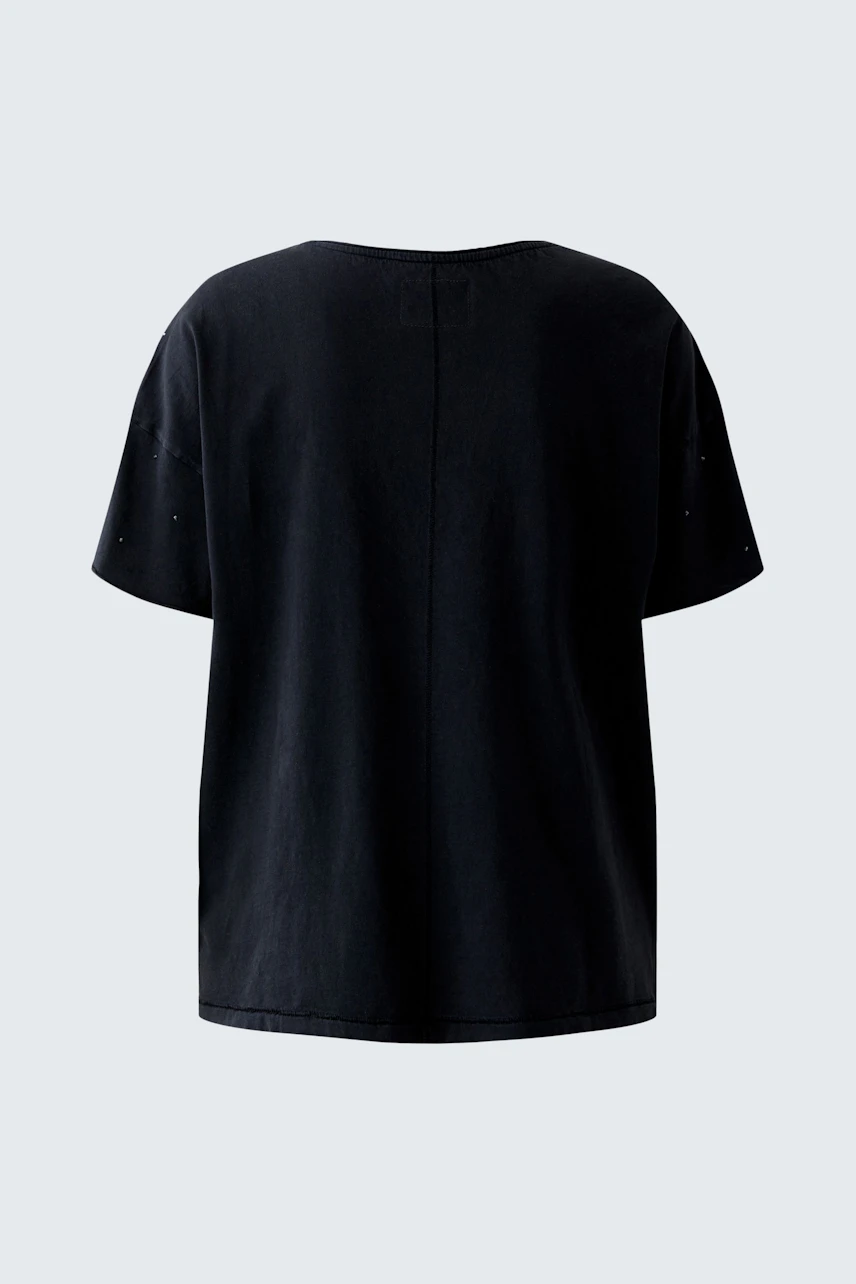 Schlichtes Damen-T-Shirt: Schwarzes T-Shirt aus weichem Stoff, ideal für lässige Outfits und vielseitig kombinierbar.
