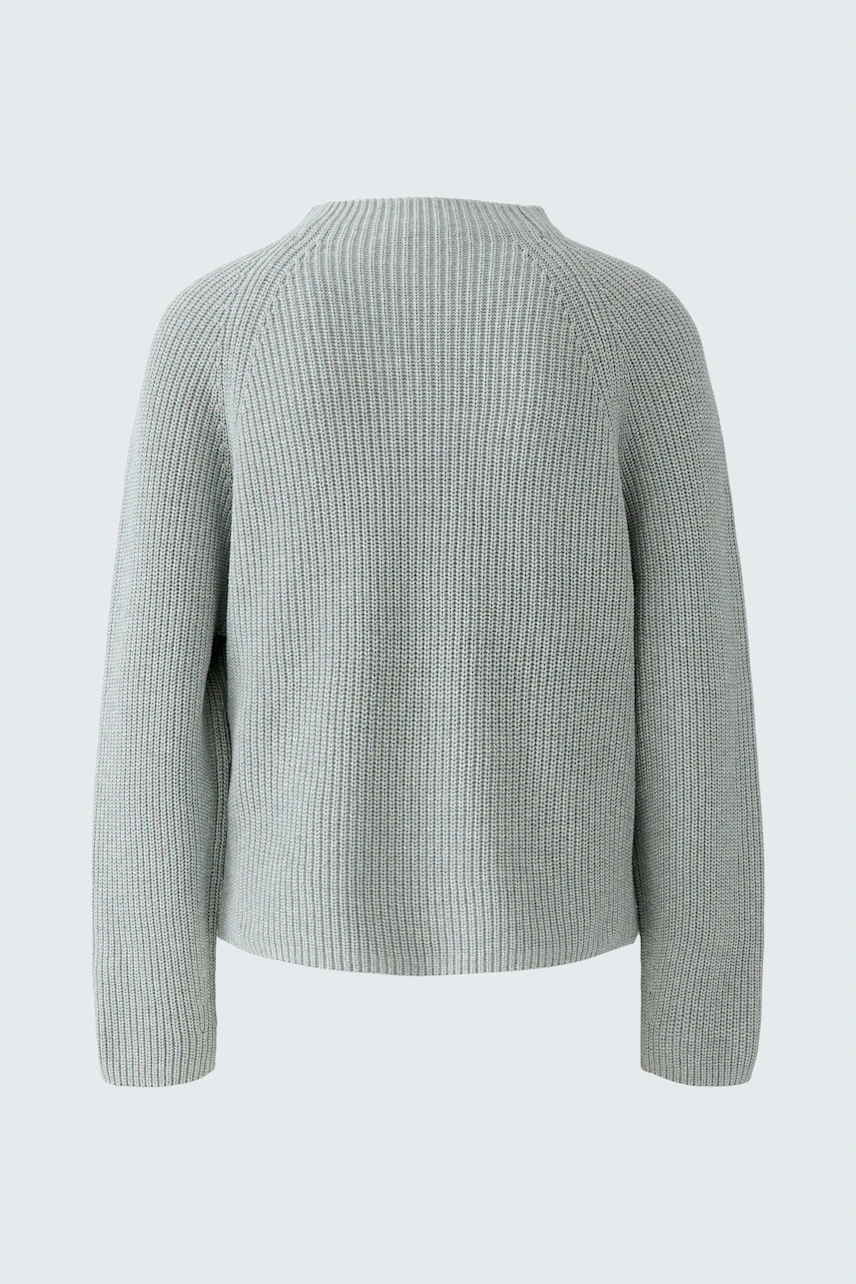 Schlichter Damen-Pullover: Grauer Strickpullover ohne Model, Rückansicht zeigt geripptes Design.