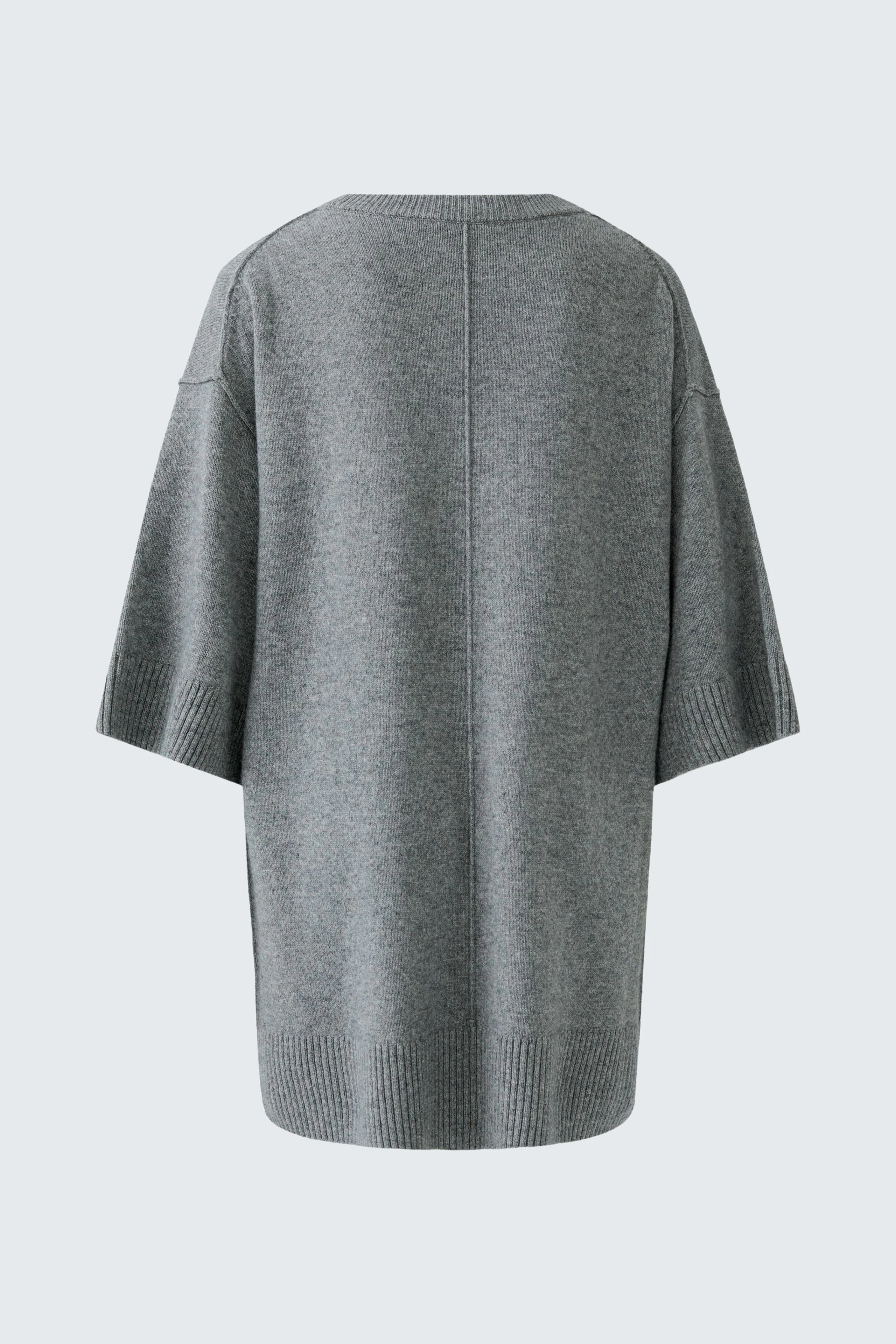 Casual women's pullover: Grey knit pullover with relaxed fit, perfect for everyday comfort.