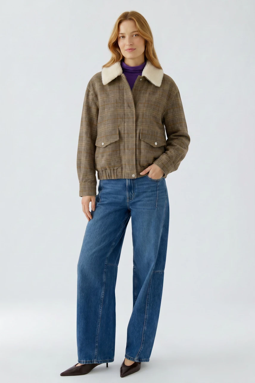 Casual blouson: Woman in a plaid blouson with shearling collar, purple top, and wide-leg jeans.