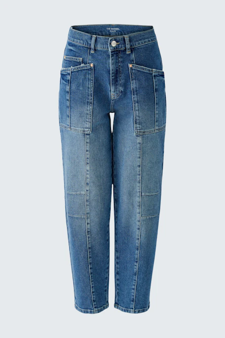 Jeans Barrel: Lässige Damen-Jeans mit weitem Schnitt und großen Taschen, ideal für einen entspannten Look.