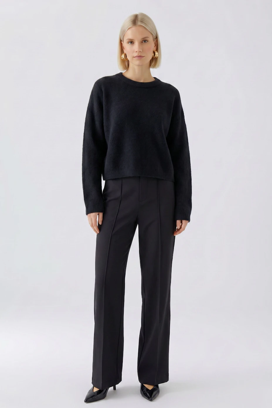 Bequemer Damen-Pullover in Schwarz mit lässigem Schnitt und weichem Material.
