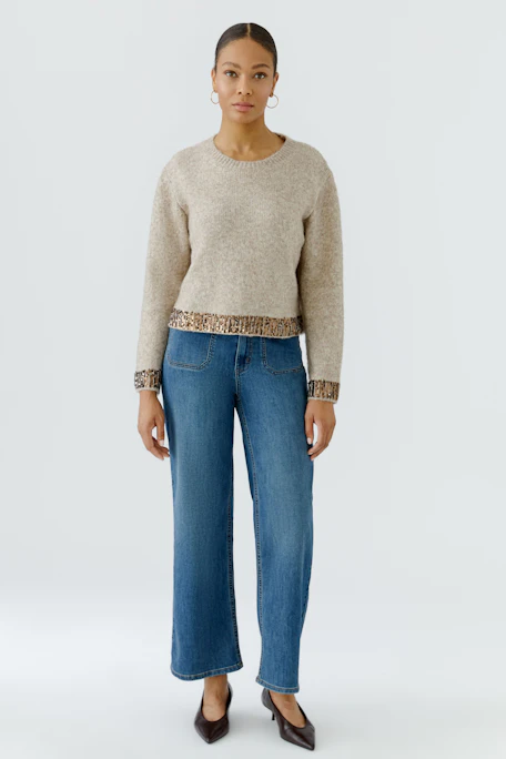 Beiger Damen-Pullover: Weicher Strick mit gemusterten Bündchen, ideal für lässige Outfits.