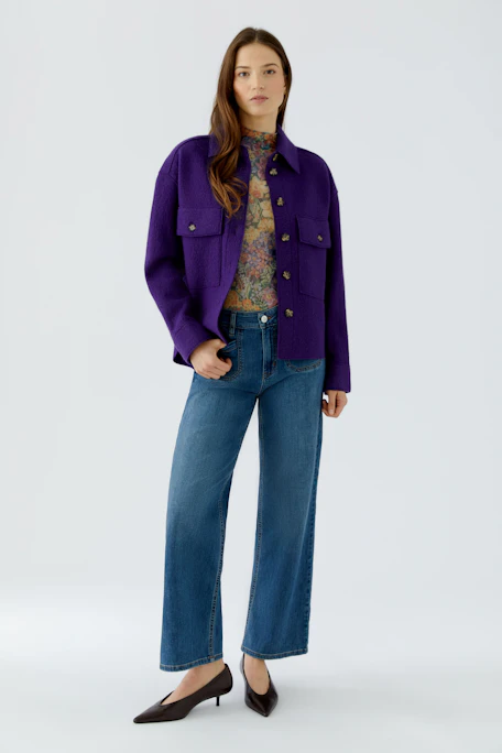 Lila Overshirt: Lässiges Design mit Knopfleiste und Brusttaschen, ideal für einen modernen Look.