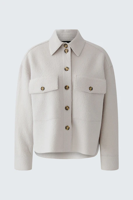 Beiges Overshirt mit Knopfleiste und Brusttaschen, lässig und vielseitig kombinierbar.