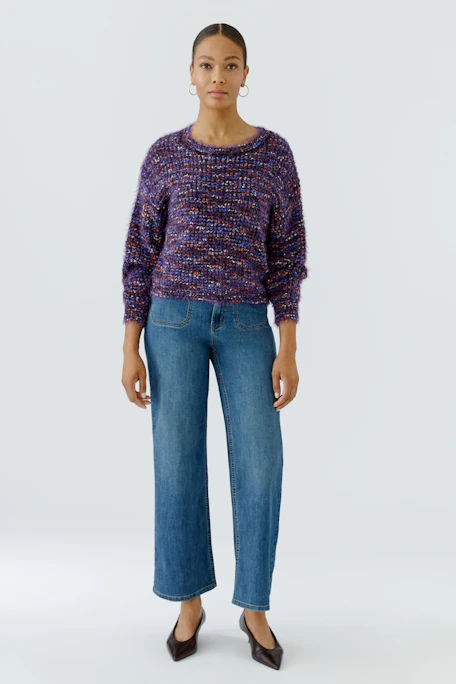 Lässiger Damen-Pullover: Bunter Strickpullover mit grobem Muster, ideal für einen entspannten Look.