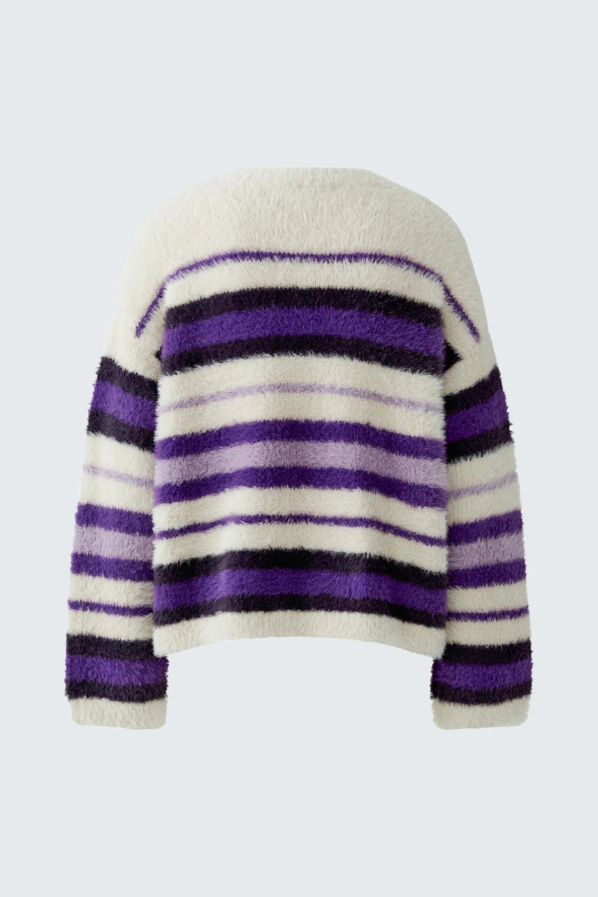 Striped pullover in purple and white, featuring a cozy, relaxed fit for casual wear.