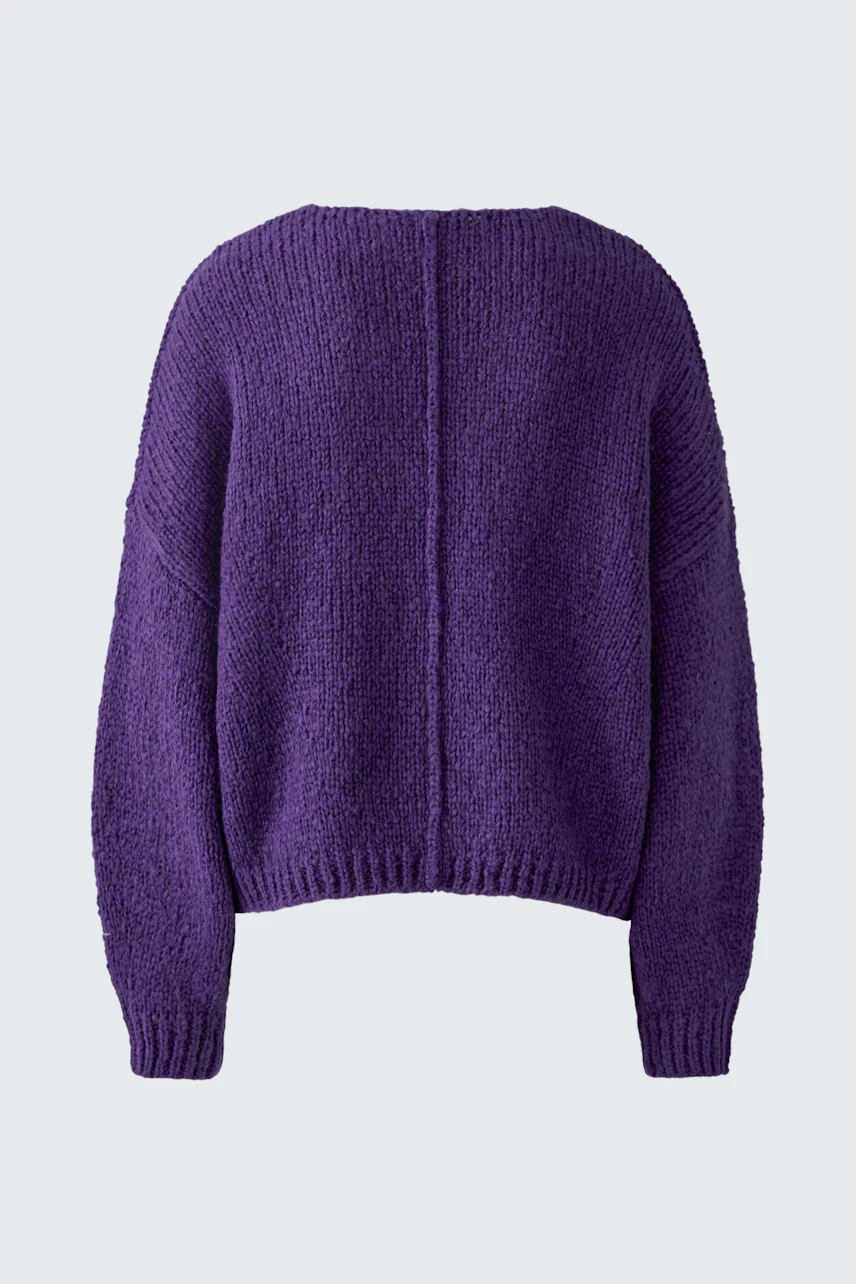 Lila Damen-Pullover: Weicher Strickpullover in kräftigem Violett, ideal für gemütliche Tage.