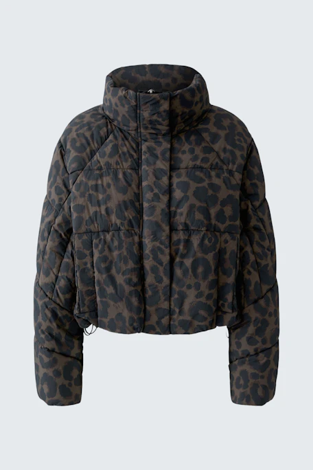 Women's outdoor jacket: Cropped, quilted design with a bold leopard print, perfect for casual outings.