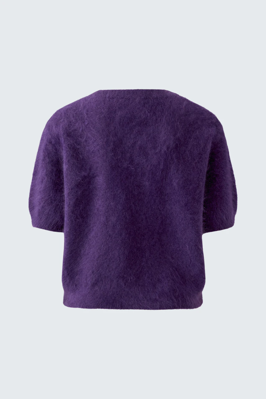 Lila Damen-Pullover: Flauschiger Strickpullover ohne Model, ideal für gemütliche Tage.